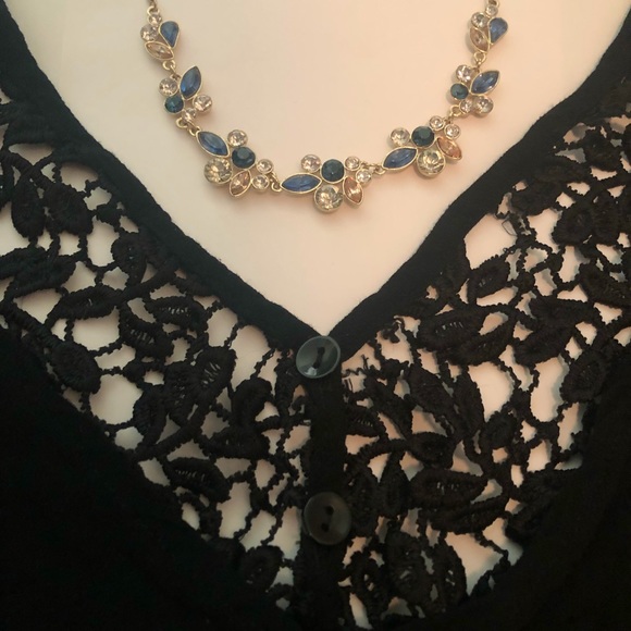 Black Sleeve Dress with Lace Pattern - Picture 7 of 9